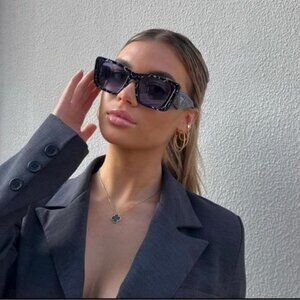 Authentic- New - PRADA Oversized Woman Sunglasses 0PR 08YS Havana Black/White